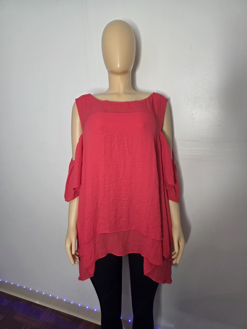 Boutique Red Cold-Shoulder Flowing Tunic Size US/3Xater